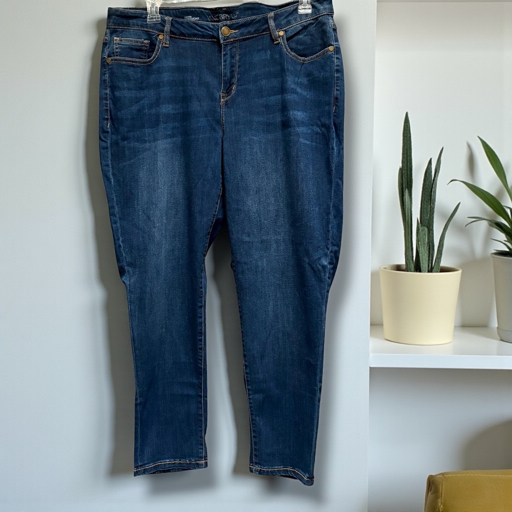 Lane Bryant Women's Straight Leg‎ Dark Wash Jeans Size 18